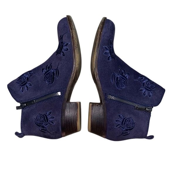 Lucky Brand Navy Suede Embroidered Rose Ankle Boots Size 5 - Picture 1 of 16